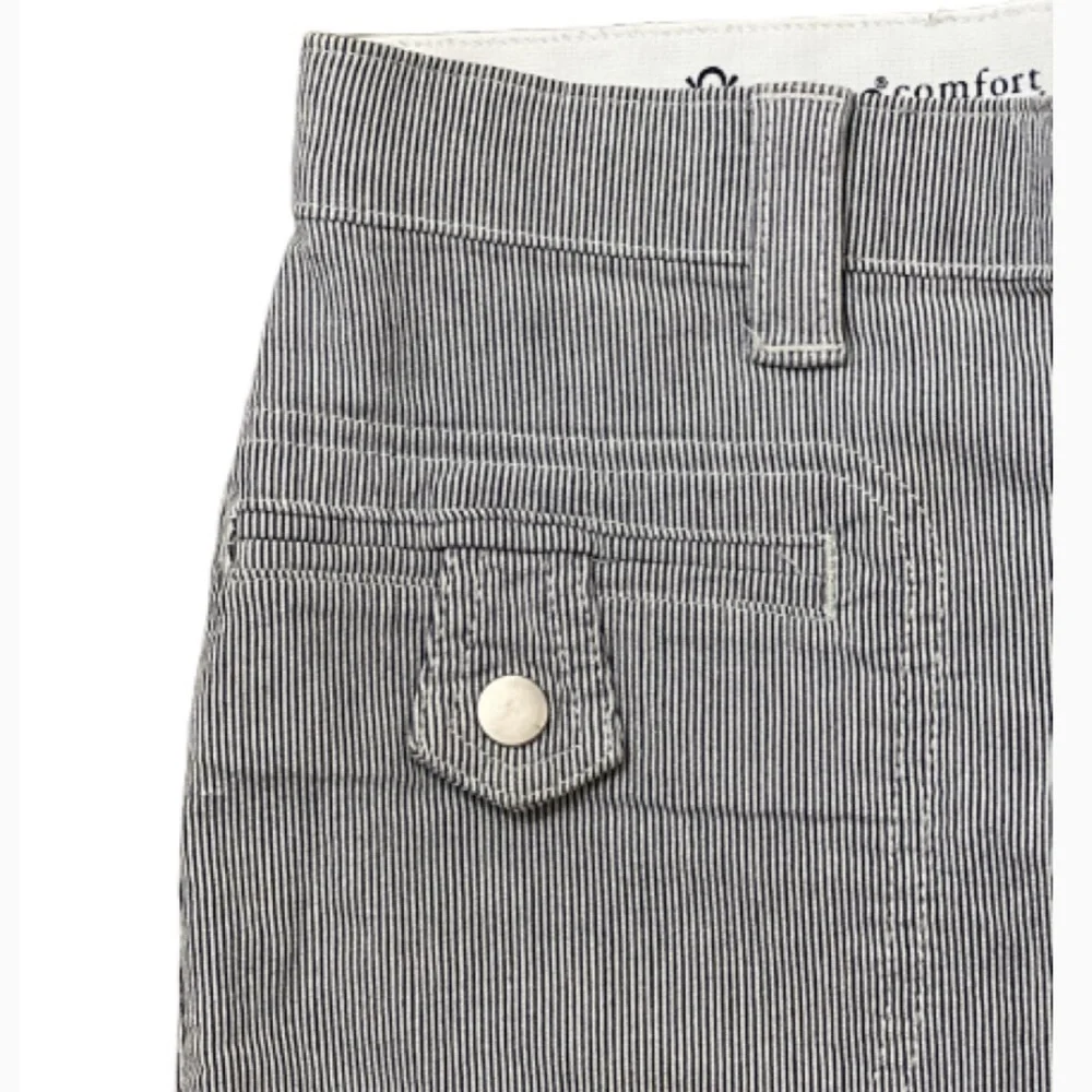 Women’s‎ Lee Bermuda Shorts Gray and White Stripes with Pockets